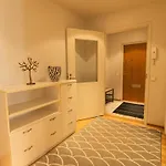 Spacious With Sauna By The River 아파트 로바니에미
