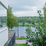아파트 Spacious With Sauna By The River