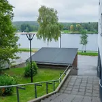 아파트 Spacious With Sauna By The River 로바니에미