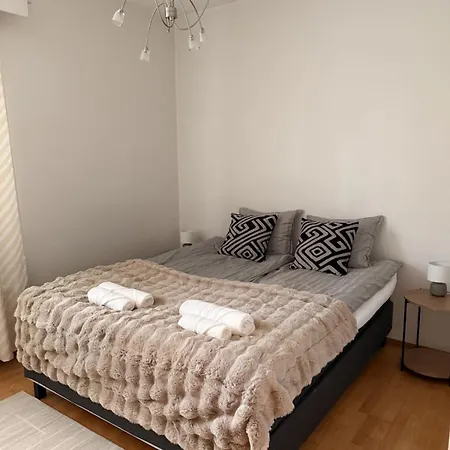 Spacious With Sauna By The River روفانييمي